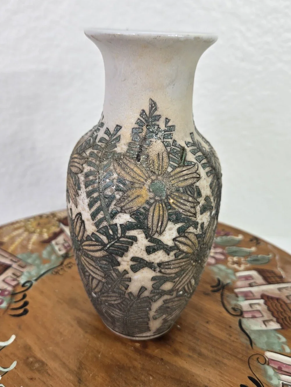 VTG Ceramic Vase Carved Botanical Floral Fern Sgraffito Decor Made In China